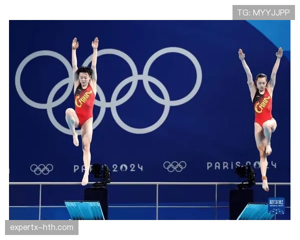 昌雅妮这么拼，家里月光都成“贵妇团”成员了？