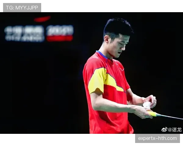 谌龙打完比赛直接换拖鞋，一看这奢侈品堆满一整柜，真不是一般人家！